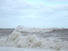 В Крыму ищут унесенного в море подростка