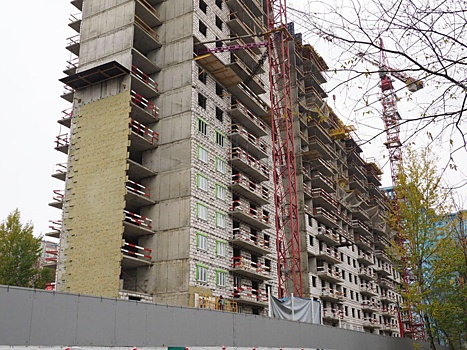 Многоэтажку по реновации на Новощукинской оборудуют для маломобильных людей