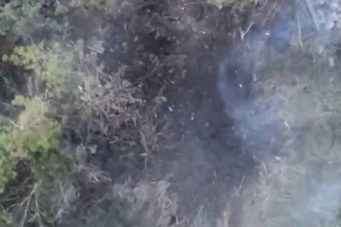 Боец сбивает дрон головой. Боец сбивает дрон головой. Российский дрон с гранатой. Дрон всу. Дроны всу с тепловизора.