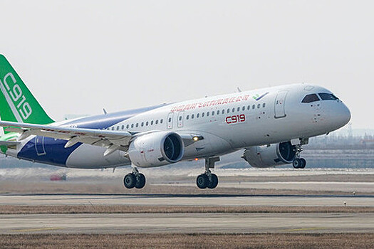 Китайский пассажирский самолет C919 совершил первый коммерческий рейс из Шанхая в Пекин