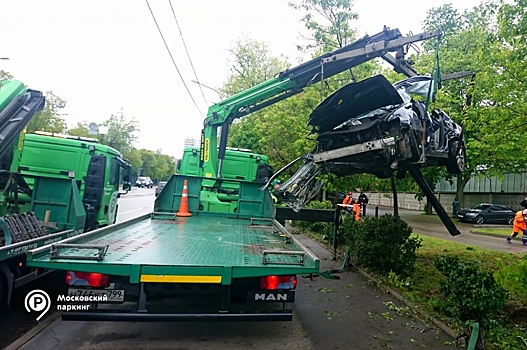 Эвакуаторы транспортного комплекса Москвы бесплатно помогли 120 автомобилистам, попавшим в ДТП в мае