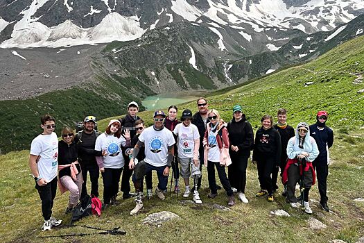 Инициативы московских НКО помогают их подопечным взойти на горные вершины и получить привет из космоса