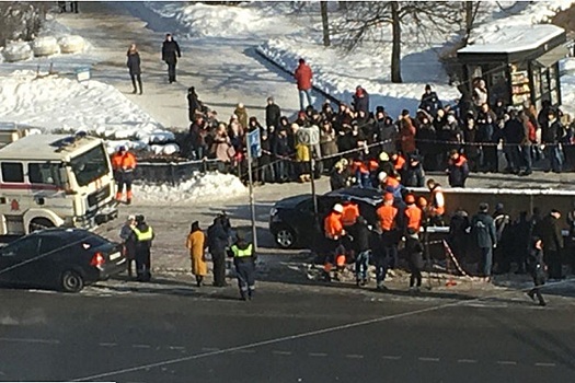 Паника в метро: внедорожник въехал в подземный переход (ФОТО, ВИДЕО)