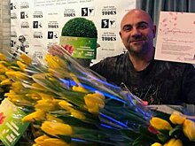 Тимофей Баженов и Алла Духова поздравили москвичек с 8 Марта