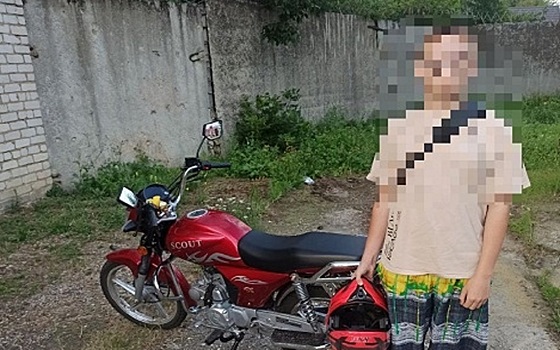 В рязанском селе Просечье остановили 14-летнего подростка на мопеде