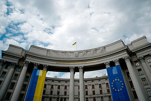 В МИД Украины заявили, что за "недопущение войны" Зеленский и Байден достойны Нобелевской премии