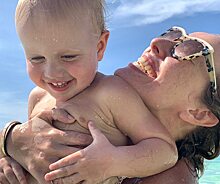 Ксения Собчак умилила поклонников фото, на которых нежно целует 3-летнего сына