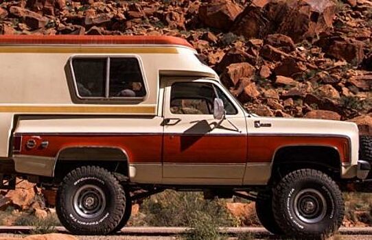 Кемпер Chevy Blazer Chalet Bed 1976 года стоит почти 20 тысяч долларов