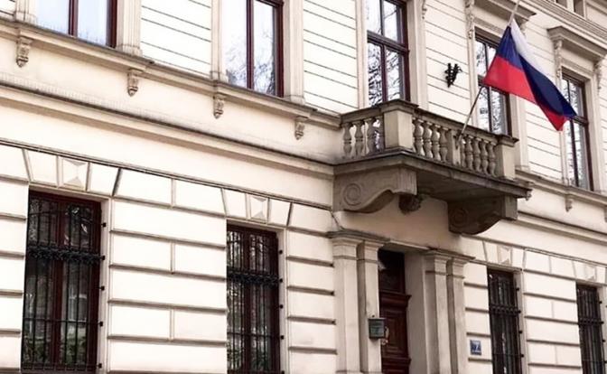 Российское консульство в Кракове прекратило работу по требованию Польши