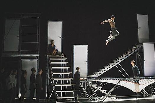 "Ария, исполненная телом": знаменитый артист цирка о своём спектакле на "Балтийских сезонах", трюках и чертовщинке