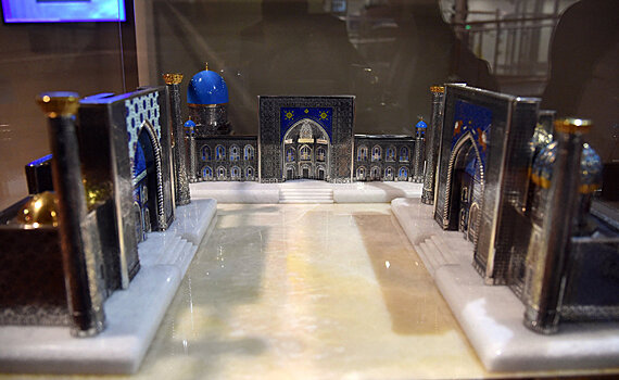 Уникальный подарок: макет площади Регистан украсил штаб-квартиру ООН