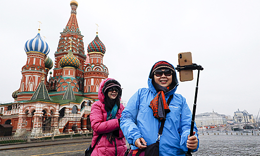 В Китае резко выросло число заявок на российские визы