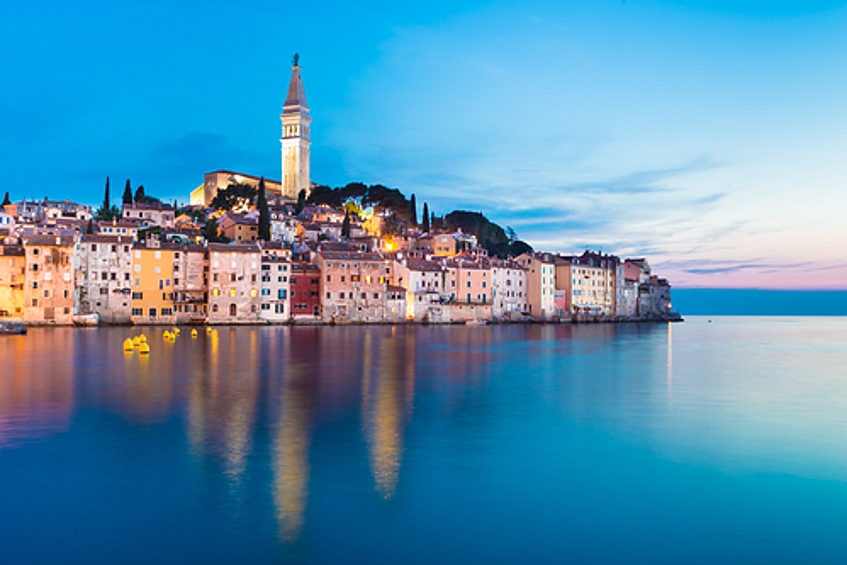 Хорватия занимает десятое место в рейтинге. Очень сильно в последнее время увеличился спрос на Дубровник – на 405%, при этом цены упали на 5%.