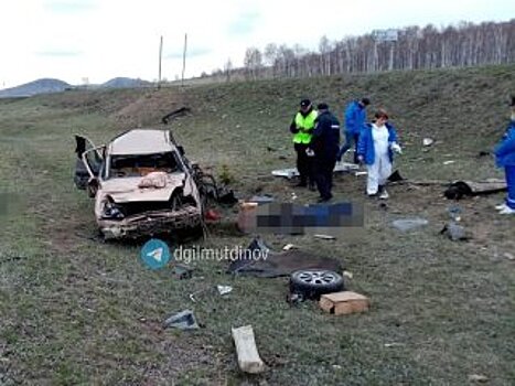 В Башкирии трое мужчин скончались в страшной аварии