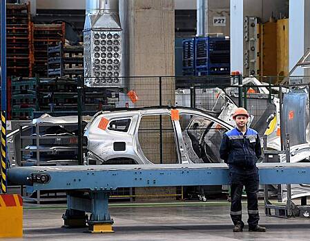 Российские автоконцерны попросили власти о помощи с транспортом