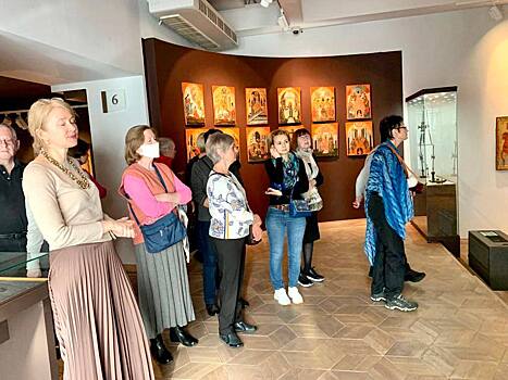 В музее русской иконы побывали пенсионеры из Савеловского