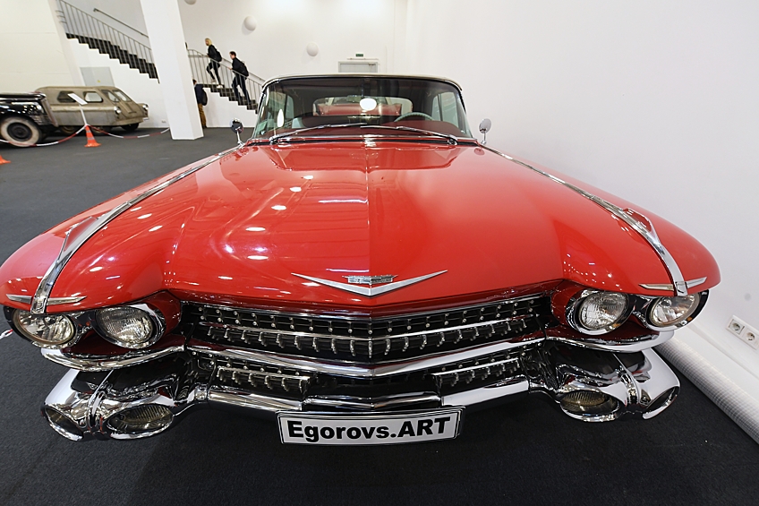 Автомобиль Cadillac Eldorado 1959 года на выставке-аукционе "Редкие автомобили".