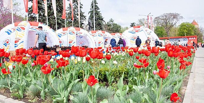 В парке Горького проходит пасхальная ярмарка