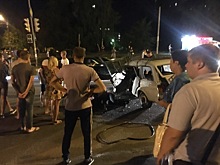 В сети появились кадры с последствиями крупного ночного ДТП в Воронеже