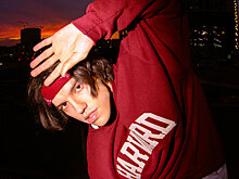 Вечное лето после универа: GRILLYAZH выпустил альбом «ВЫСШАЯ ШКОЛА БИЗНЕСА»