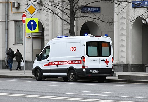 В Балашихе спасли провалившегося под лед мужчину