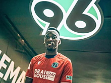 Британия отказалась дать визу камерунскому футболисту с российским паспортом