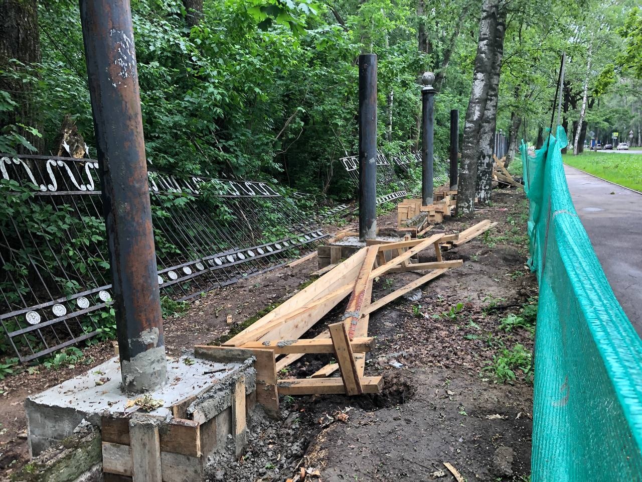 Забор и входную группу отремонтируют в парке «Дубки» к началу августа