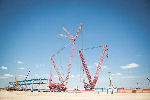 Один из крупнейших кранов в мире установлен на площадке строящегося ГПЗ в Приамурье