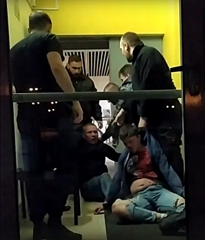 Охранники нижегородского ТЦ зверски избили посетителей