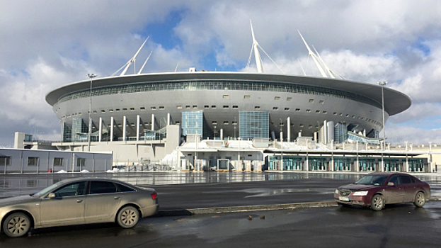 Стадион "Санкт-Петербург" на всякий случай получит два газона