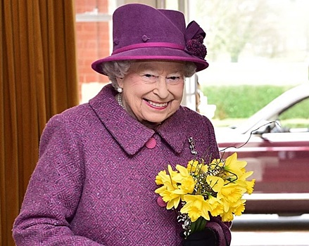 Королева Англии написала свой первый пост в Сети