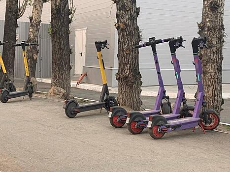 Самокатчиков заставят освободить тротуары