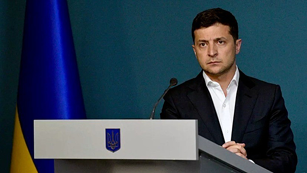 Зеленский смягчит для белорусов въезд на Украину