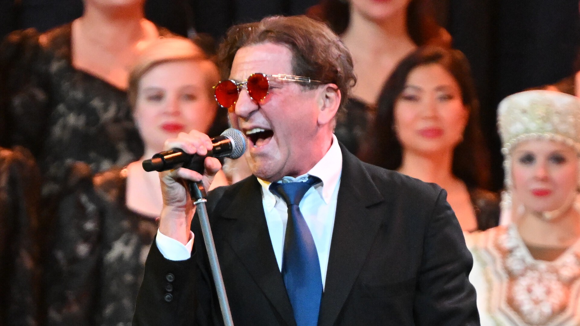 Раскрыты новогодние заработки российских звезд