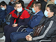 Мигрантов будут лечить от COVID-19 бесплатно