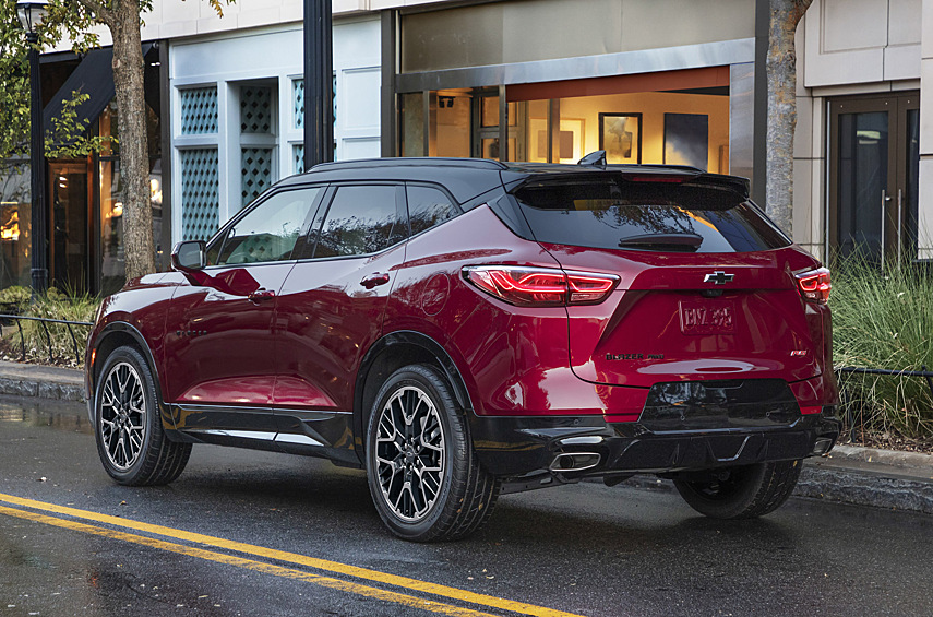 В гамме марки автомобиль занимает положение между Equinox и Traverse. В 2020-м удалось продать без малого 95 тысяч экземпляров. Затем спрос стал падать, и 2024-й завершился с показателем лишь 52 тысячи штук (на 20 процентов меньше, чем годом ранее).
