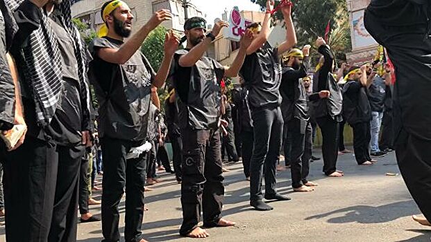 Бейрут в шиитском трауре: массовое шествие десятков тысяч мусульман