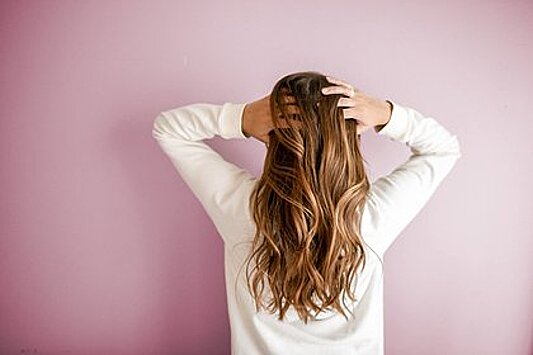 Названы действенные способы сохранить качество волос зимой