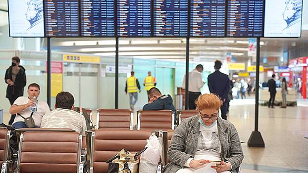 50 рейсов задержали и отменили в московских аэропортах