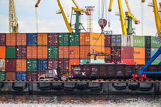 В Греции конфисковали тысячи контейнеров с китайскими товарами