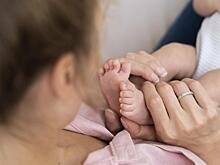 Женщина родила 13-го ребенка с разницей со старшим в 25 лет