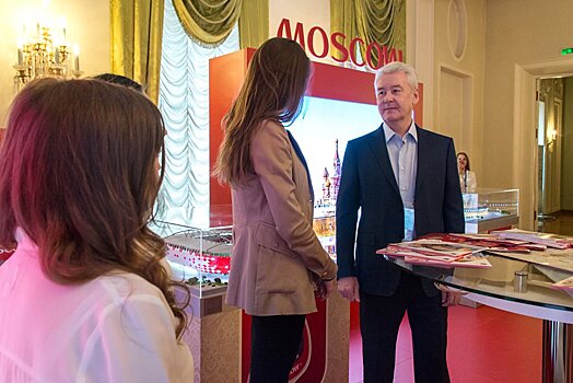 Мэр Москвы провел встречу с волонтерами из своего штаба