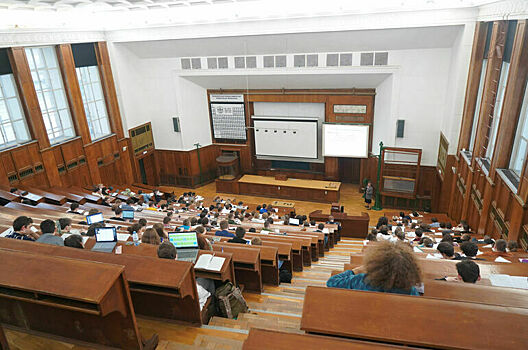 Рособрнадзор объявил предостережения десяти вузам