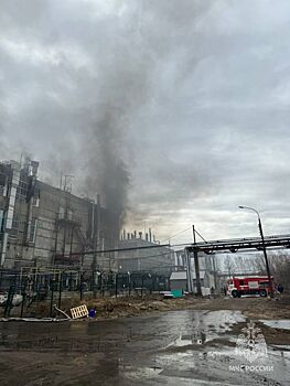 Опубликованы фото горящего химзавода в Дзержинске