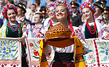 Режим Порошенко на Западе представят красавицы в вышиванках