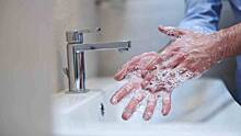 Чем опасно частое мытье рук и использование антисептиков