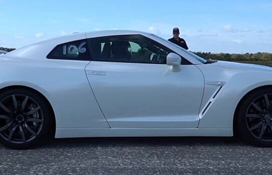 Тюнингованный Nissan GT-R демонстрирует свои 620 «лошадей» на взлётно-посадочной полосе