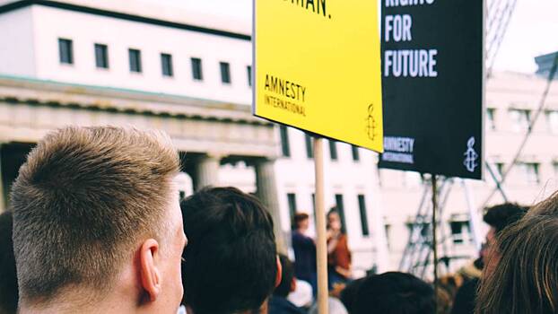 Политолог Мезюхо осудил извинения Amnesty International перед Украиной