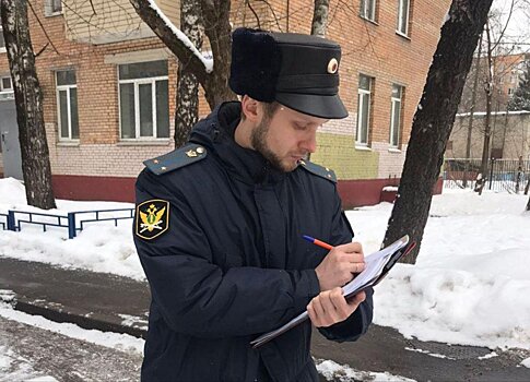 Судебные приставы взыскали задолженность по 73 штрафам, арестовав автомобиль должника