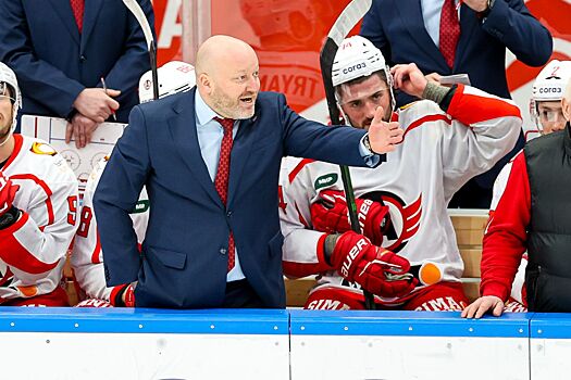 «Мы потеряли одно очко в игре». Заварухин — о поражении «Автомобилиста» в Магнитогорске